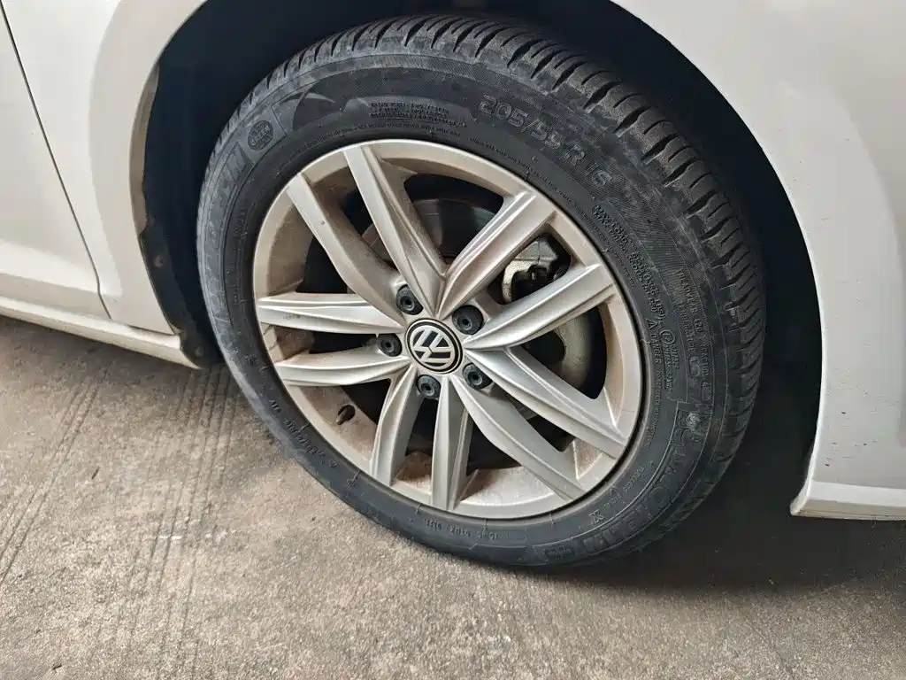 Volkswagen Golf — миниатюра 8