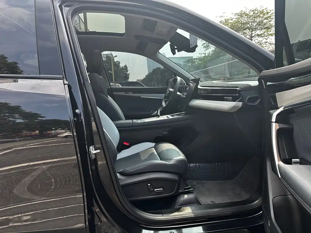 Geely Boyue L — миниатюра 10