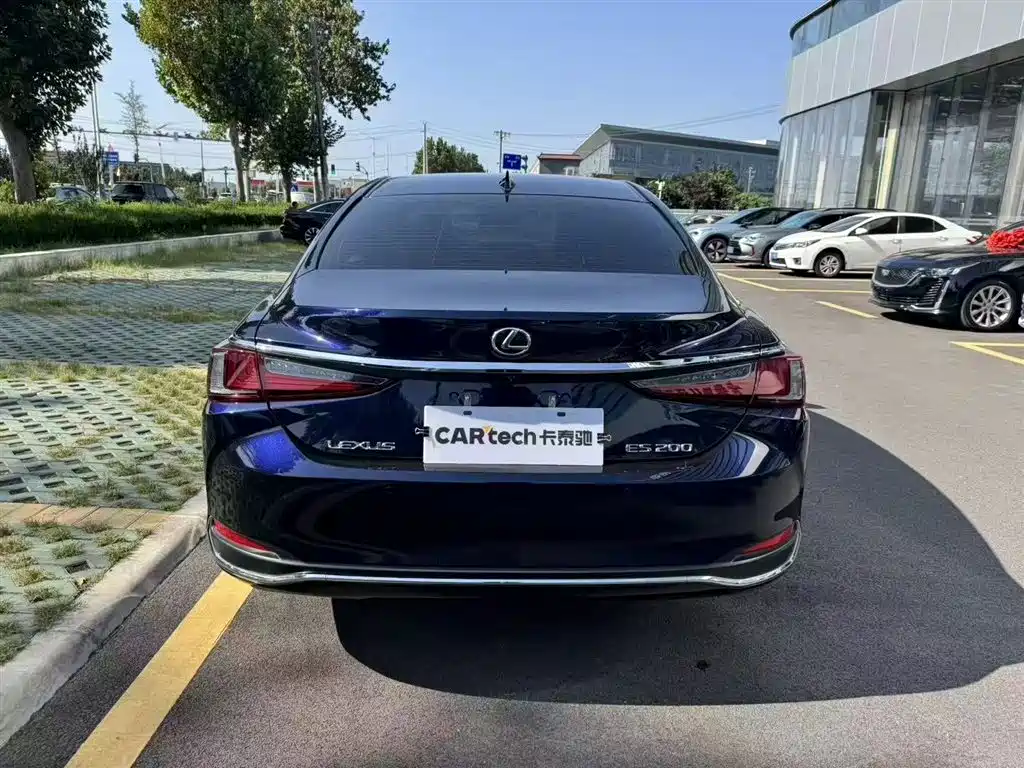 Lexus ES 2020 200