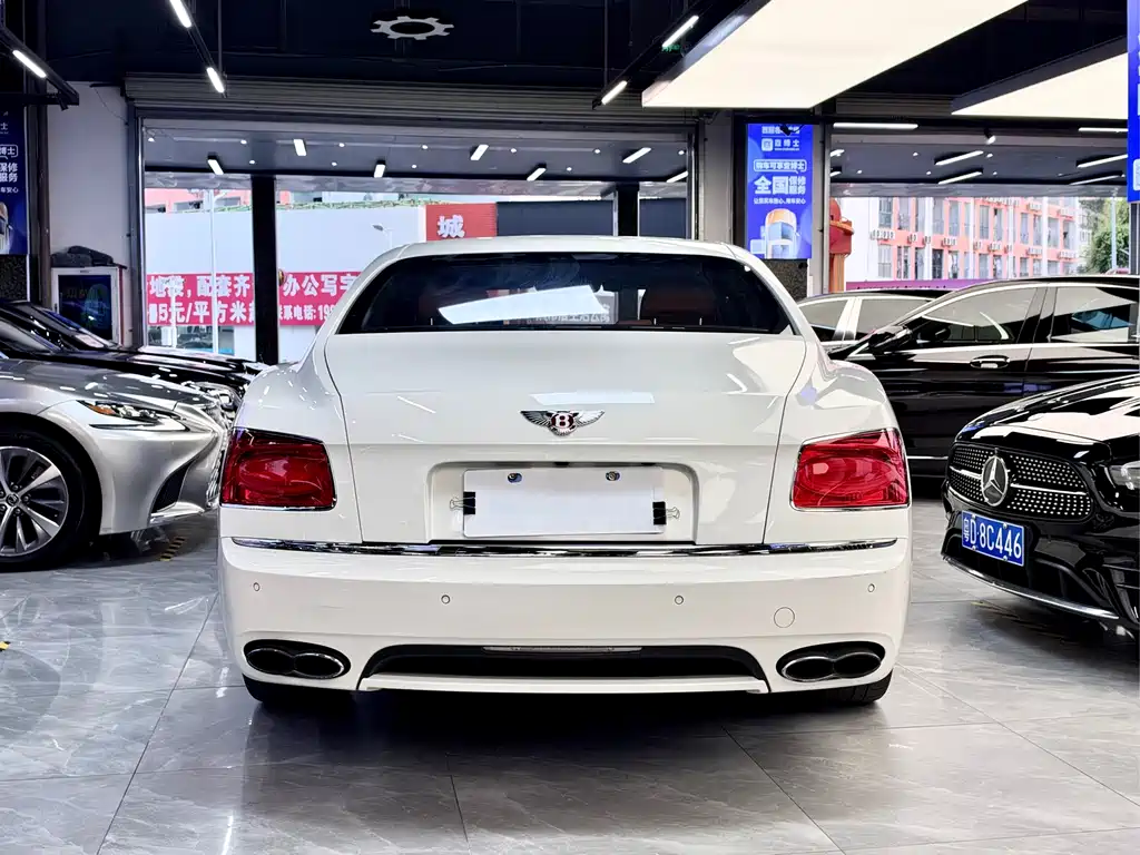 Bentley Flying Spur — миниатюра 6