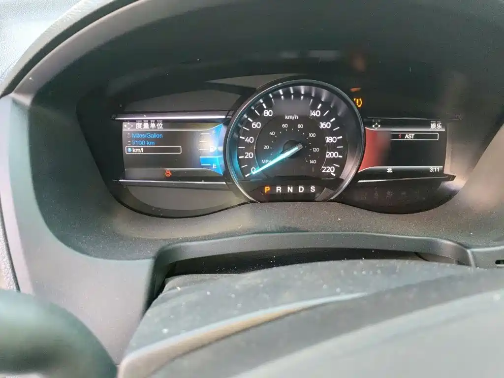 Ford Explorer (Import) — миниатюра 4