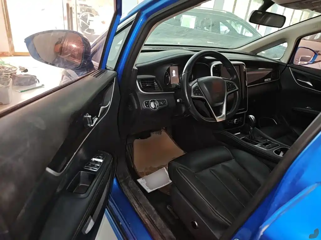 BYD MAX — миниатюра 16