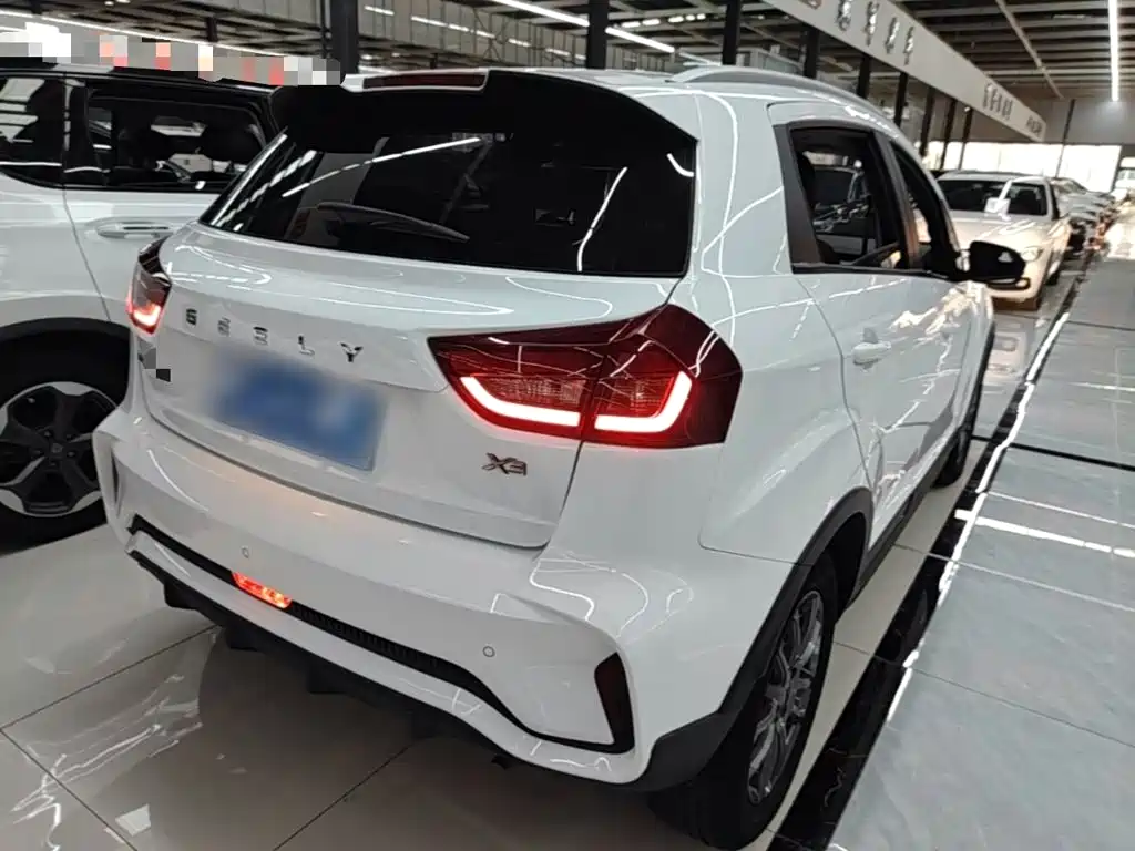 Geely Vision X3 — миниатюра 7