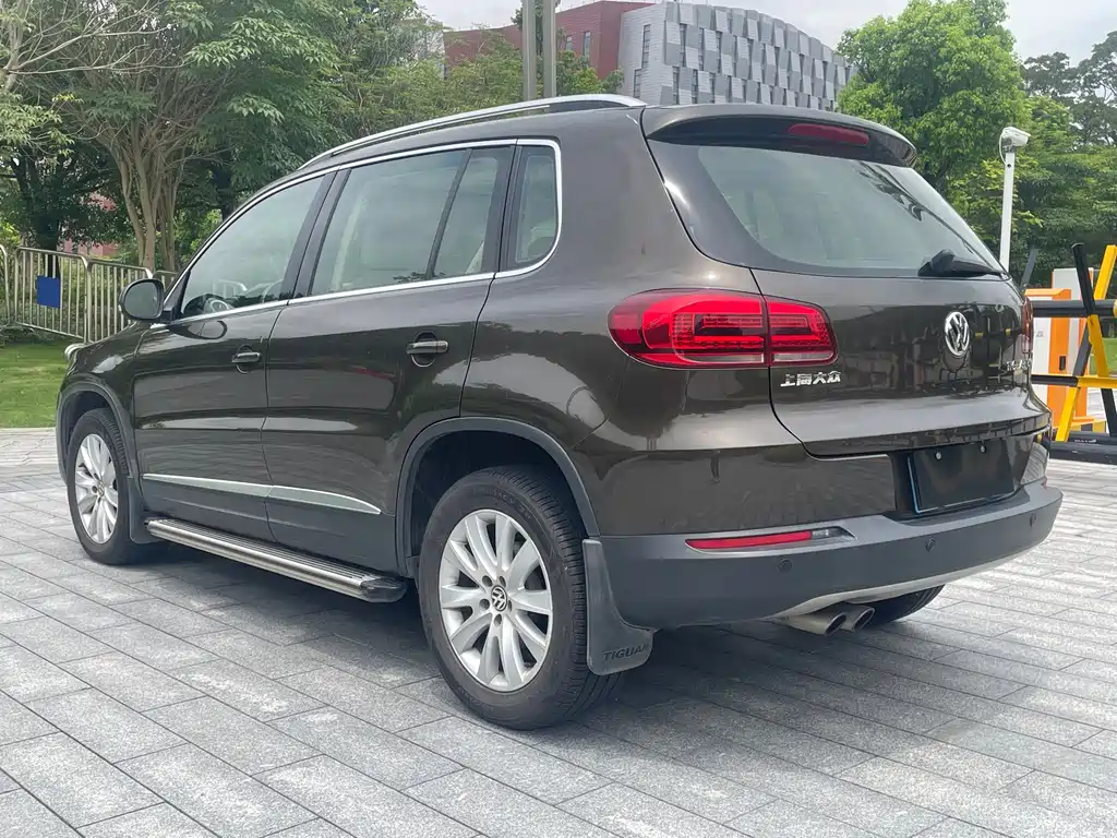Volkswagen Tiguan 2015 1.8TSI AT Luxury