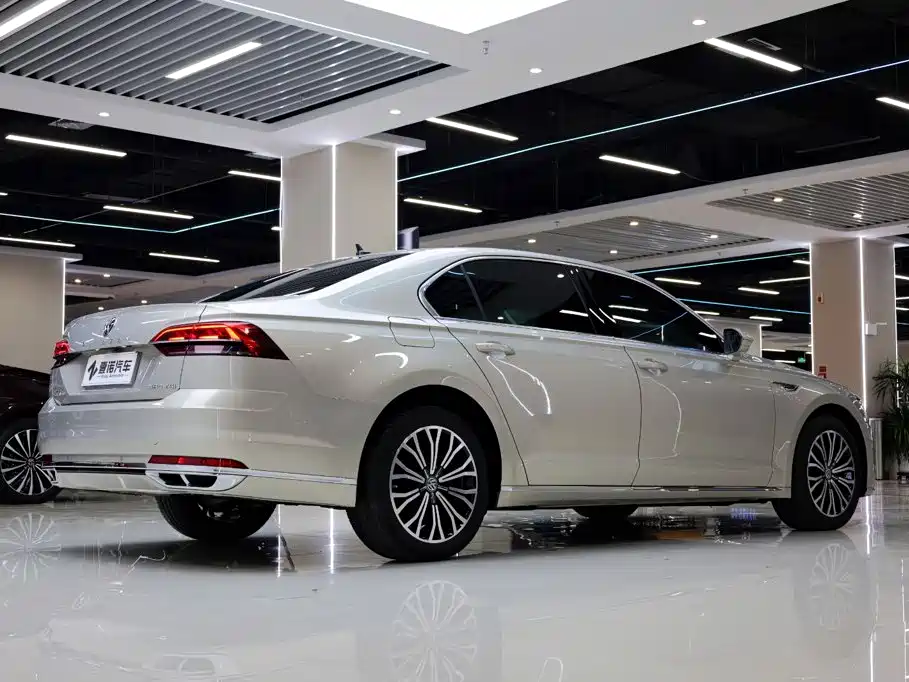 Volkswagen Phideon — миниатюра 14