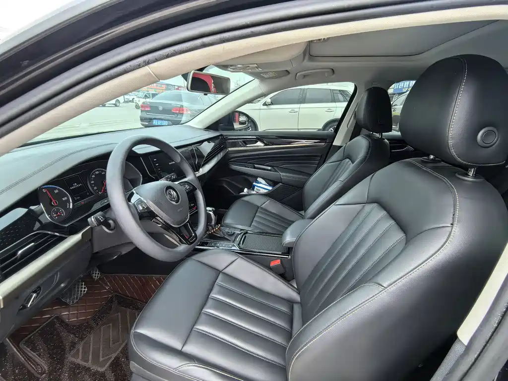 Volkswagen Passat PHEV — миниатюра 8