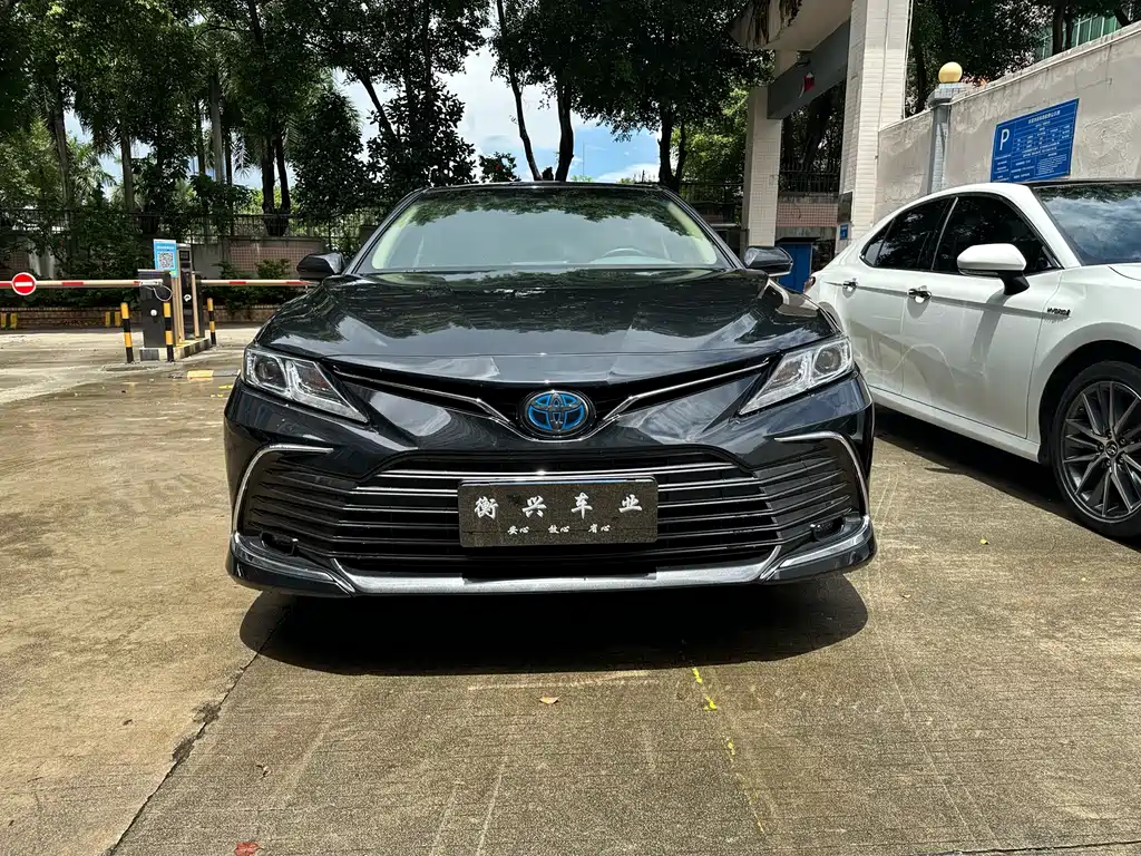 TOYOTA CAMRY