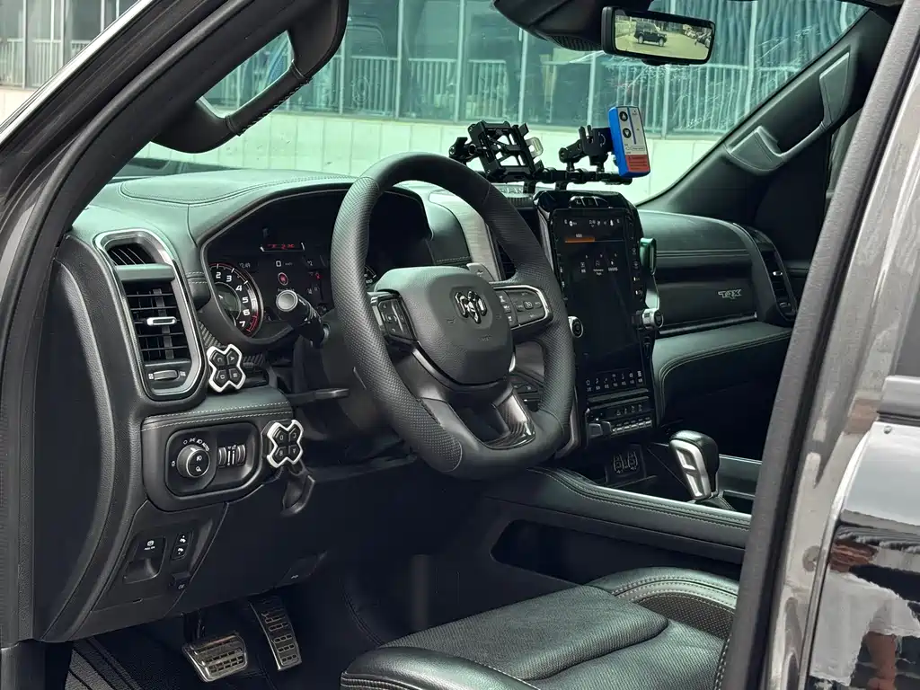 Ram Trucks 2022 6.2T AT