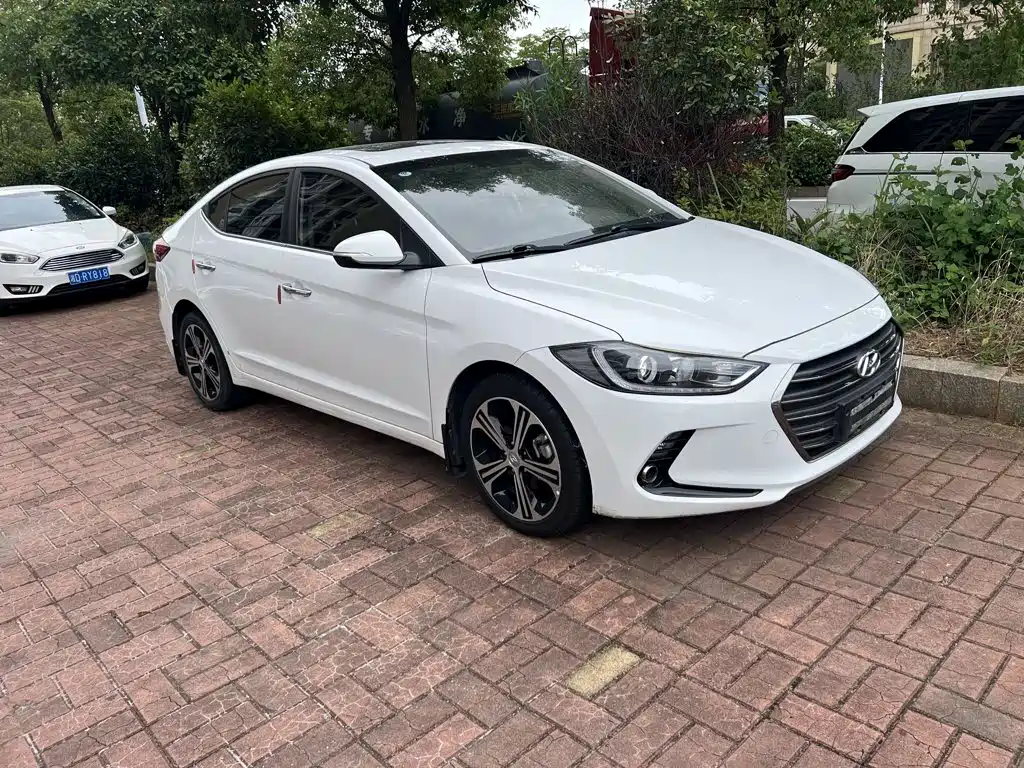Hyundai Elantra — миниатюра 2