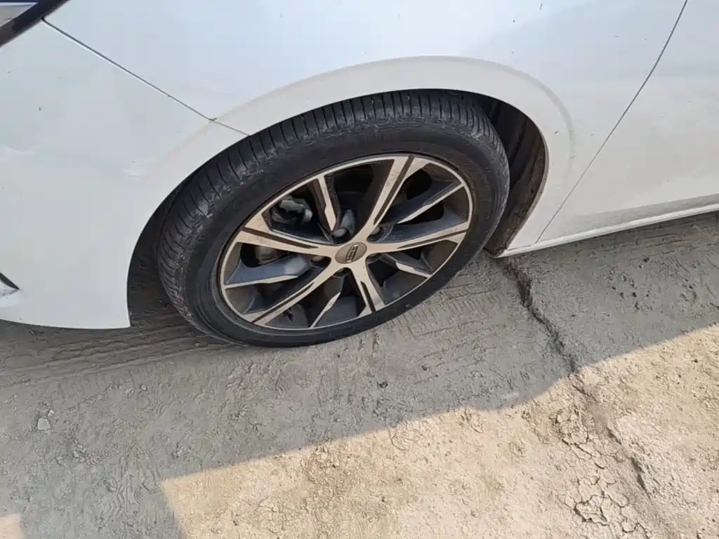 Geely Emgrand — миниатюра 23