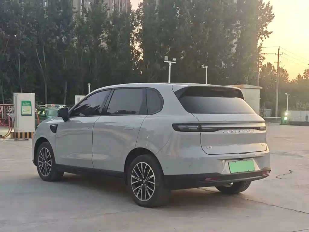 Leapmotor Leapmotor B10 — миниатюра 6