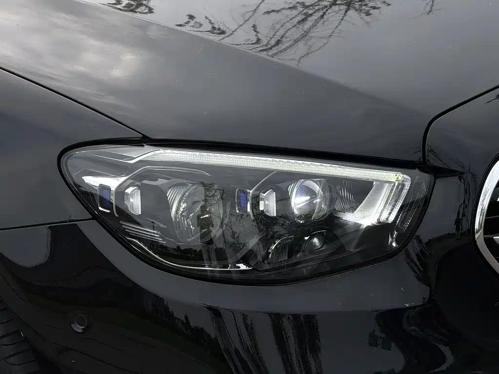 Mercedes-Benz E-Class — миниатюра 13