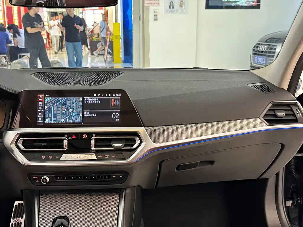BMW 3 Series — миниатюра 18
