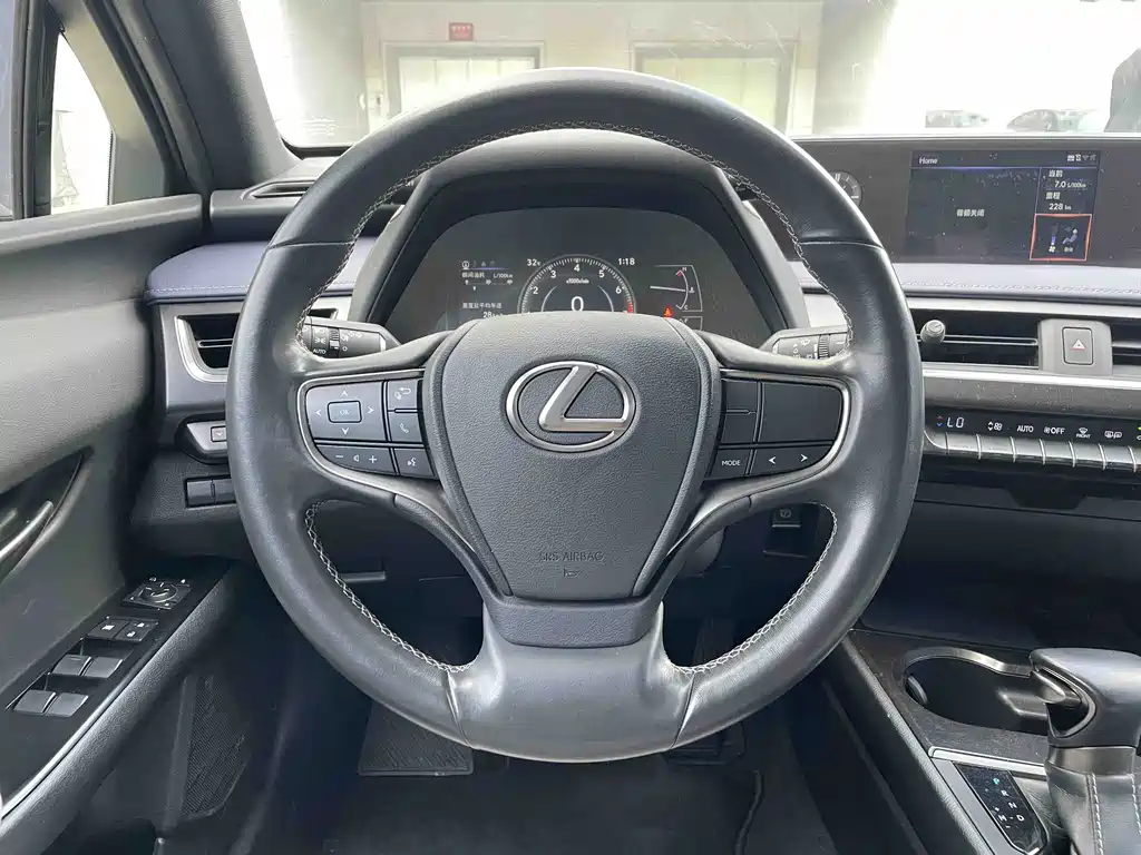 Lexus UX — миниатюра 10
