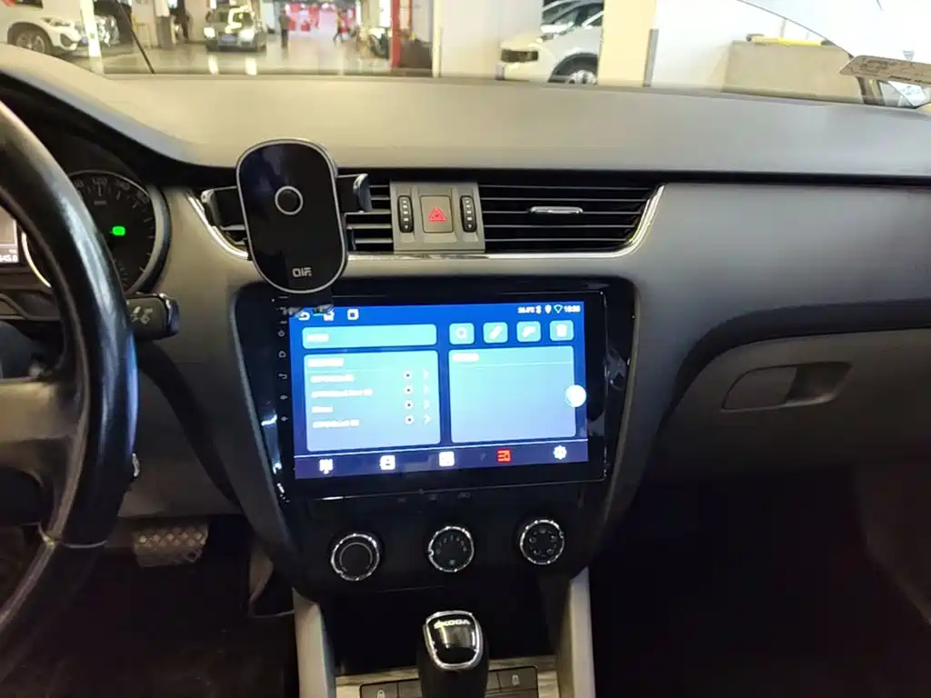 Skoda Octavia — миниатюра 13