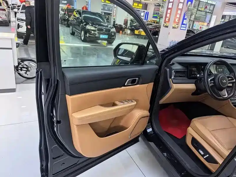Li Auto Li ONE — миниатюра 10