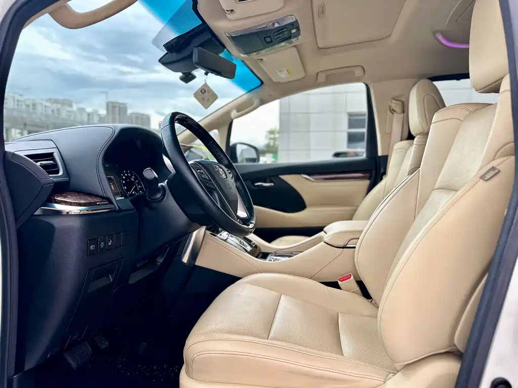 Toyota Alphard 2020 2.5L Luxury