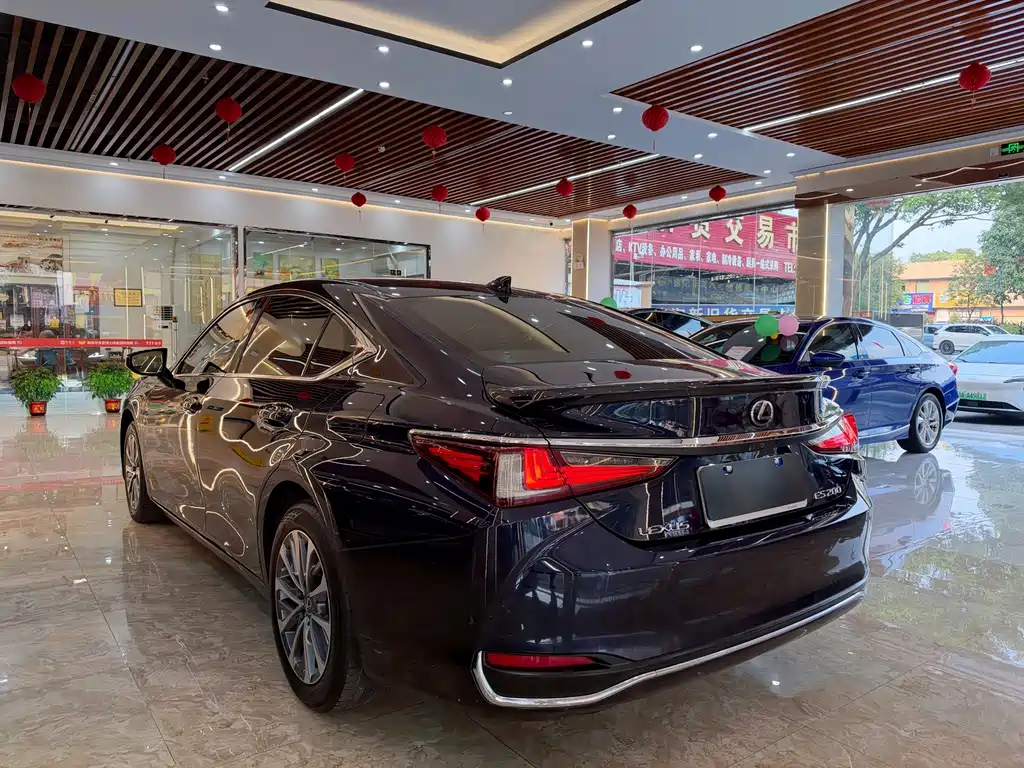 Lexus ES — миниатюра 6