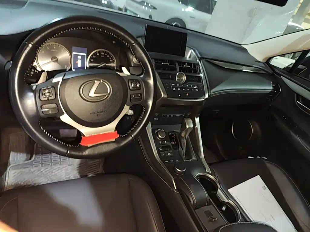 Lexus NX — миниатюра 5