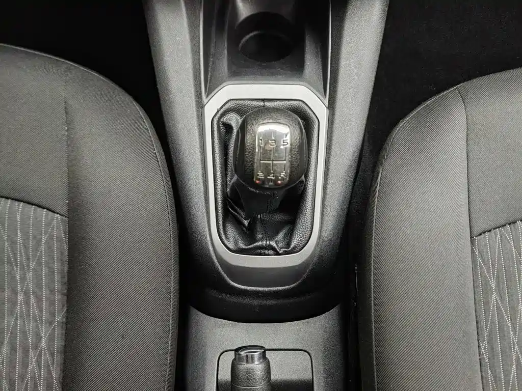 Citroen Elysee — миниатюра 13