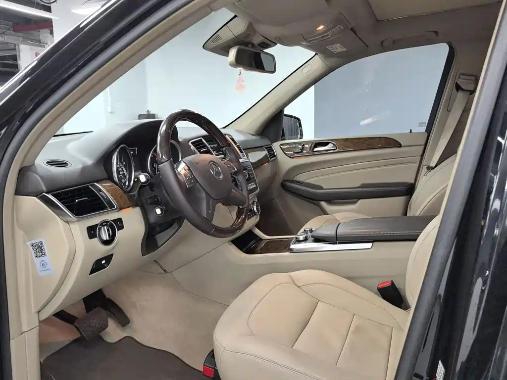 Mercedes-Benz M-Class — миниатюра 4