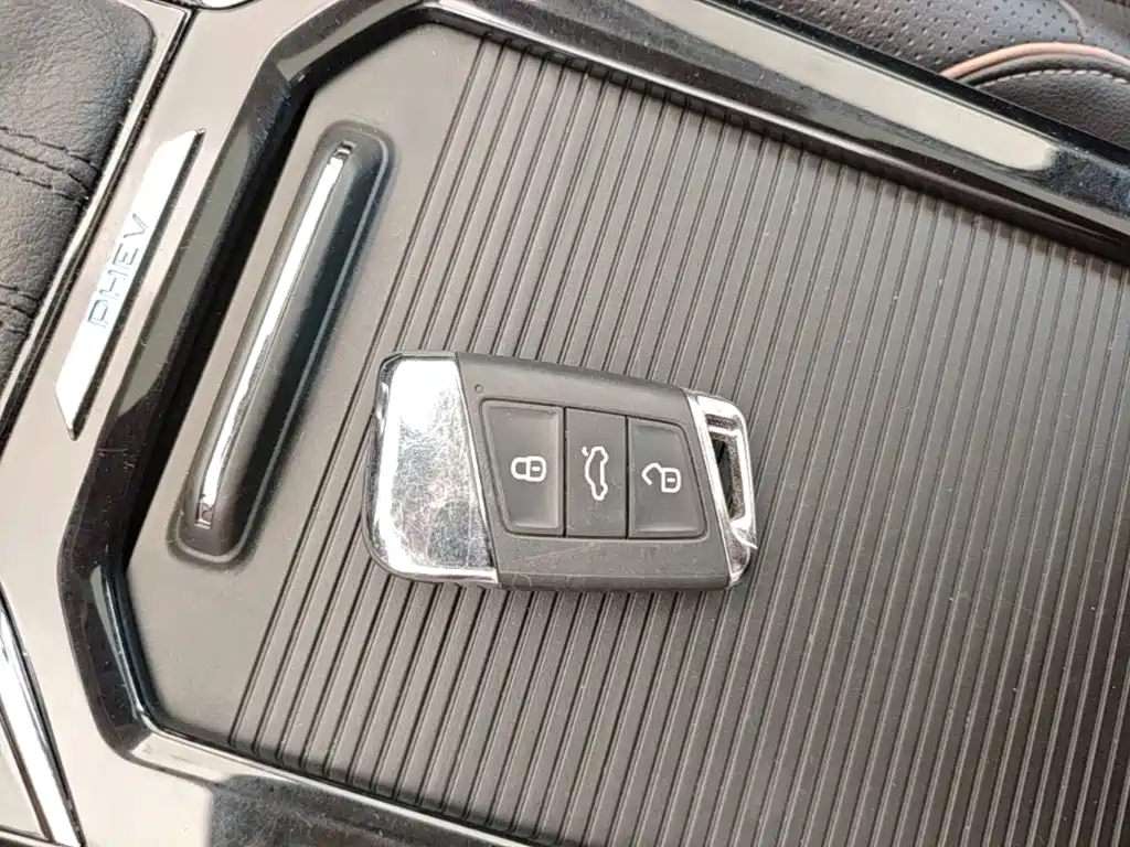 Volkswagen Passat PHEV — миниатюра 9