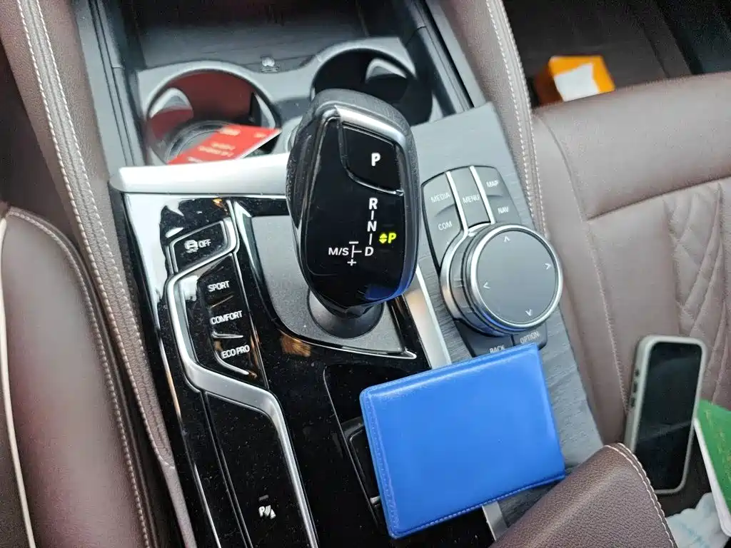 BMW 5 Series — миниатюра 15