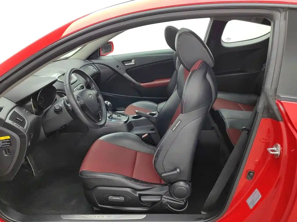Hyundai Genesis Coupe — миниатюра 10