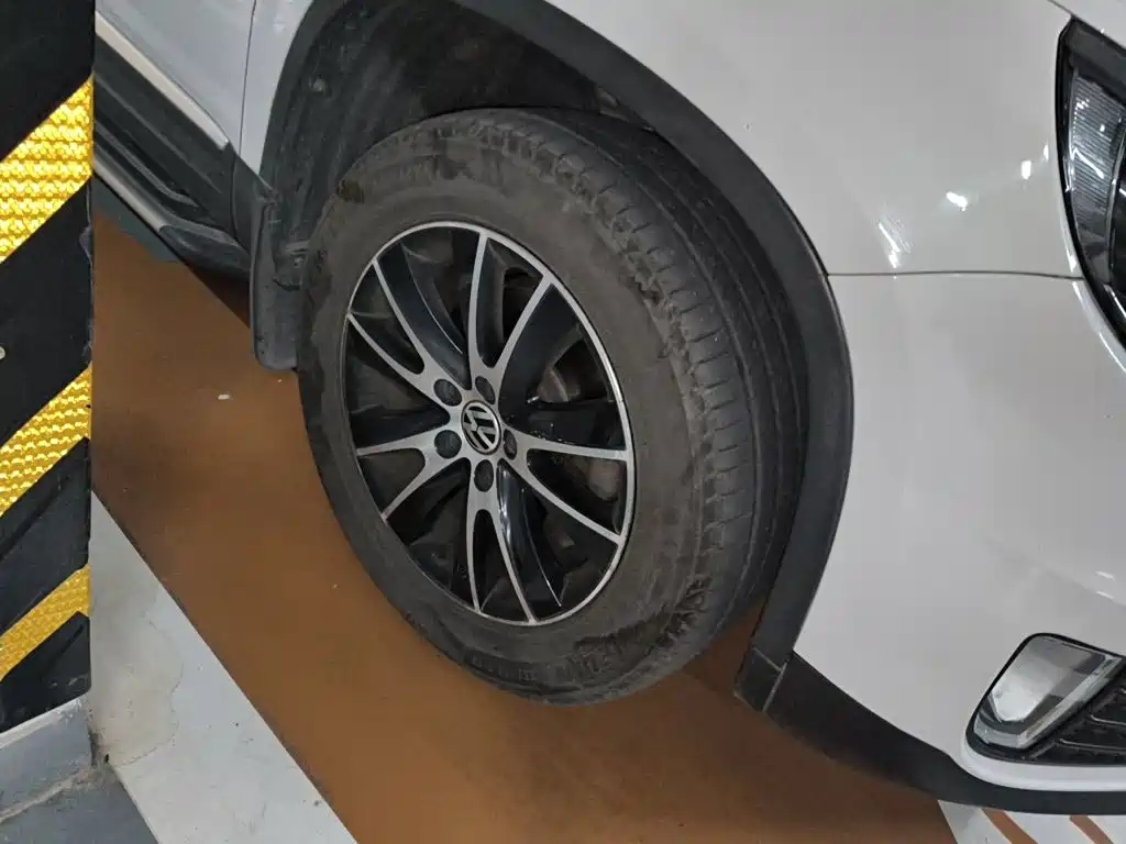 Volkswagen Tiguan — миниатюра 8