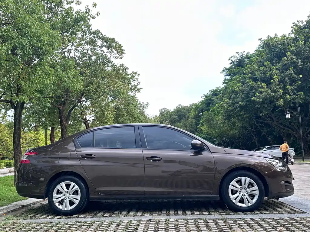 Peugeot 408 — миниатюра 25