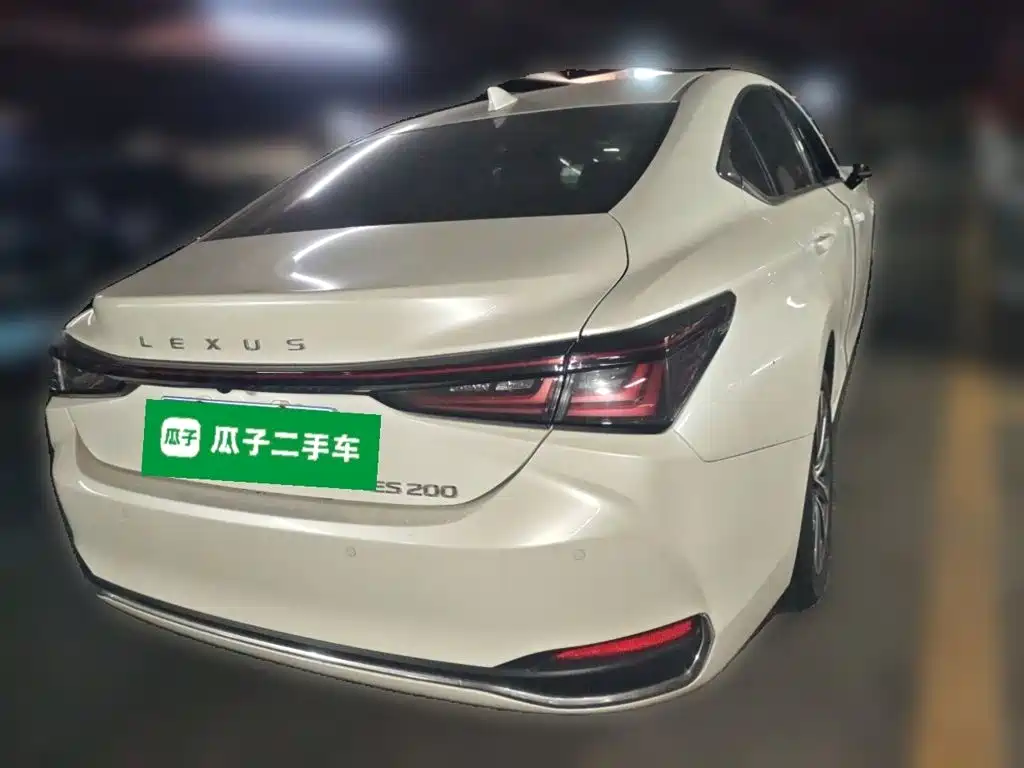 Lexus ES — миниатюра 6