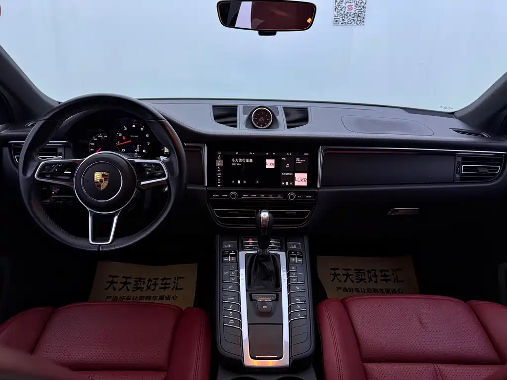 Porsche Macan — миниатюра 8