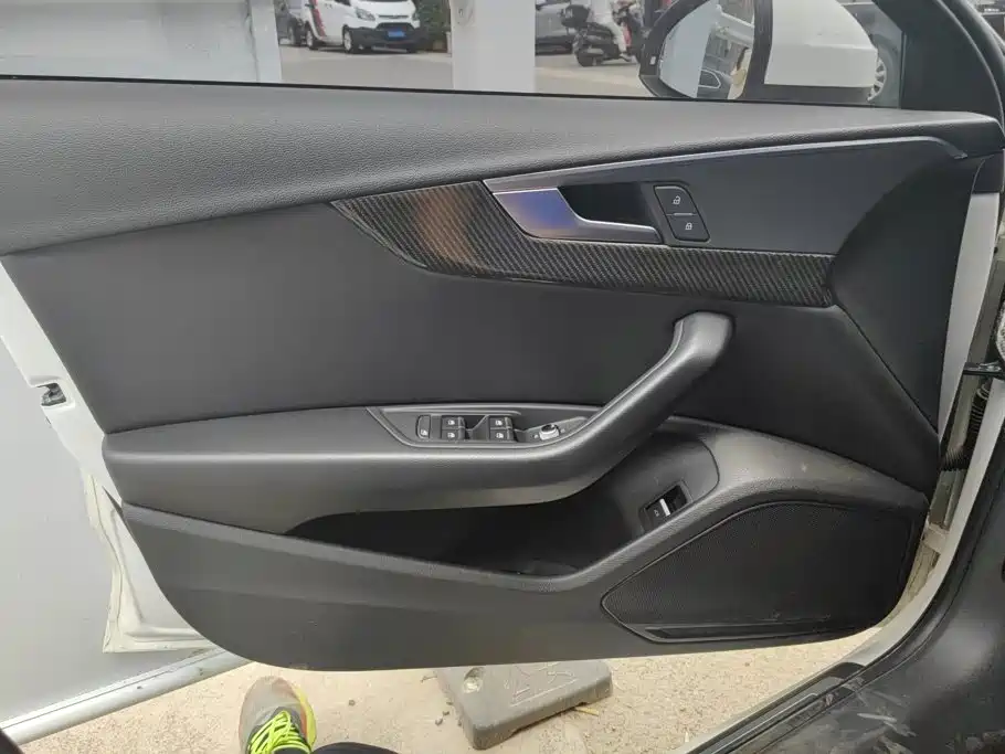 Audi A4L — миниатюра 7