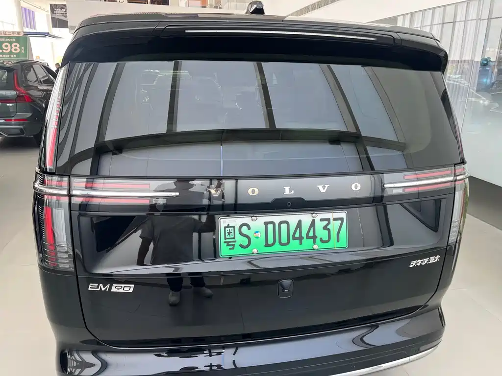 Volvo EM90 — миниатюра 7