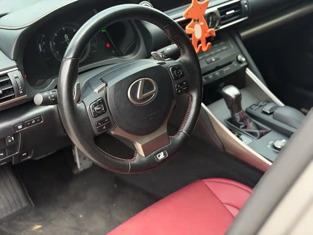 Lexus IS — миниатюра 8
