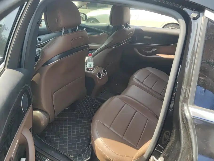 Mercedes-Benz E-Class — миниатюра 11