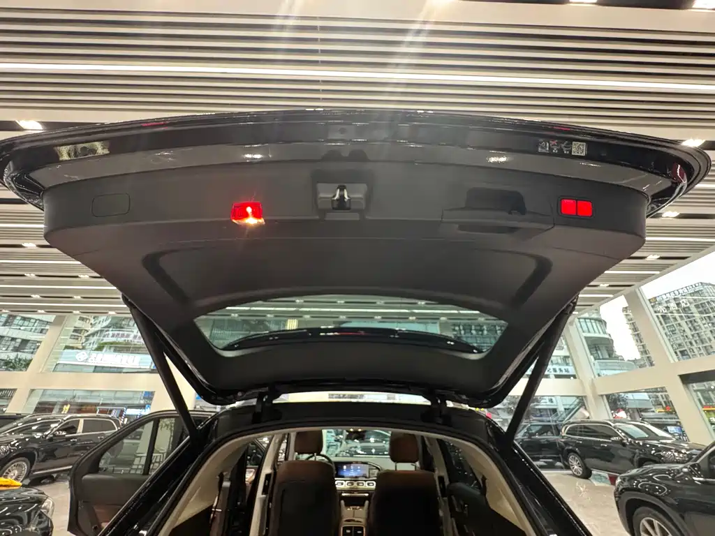 Mercedes-Benz GLE (Import) — миниатюра 20