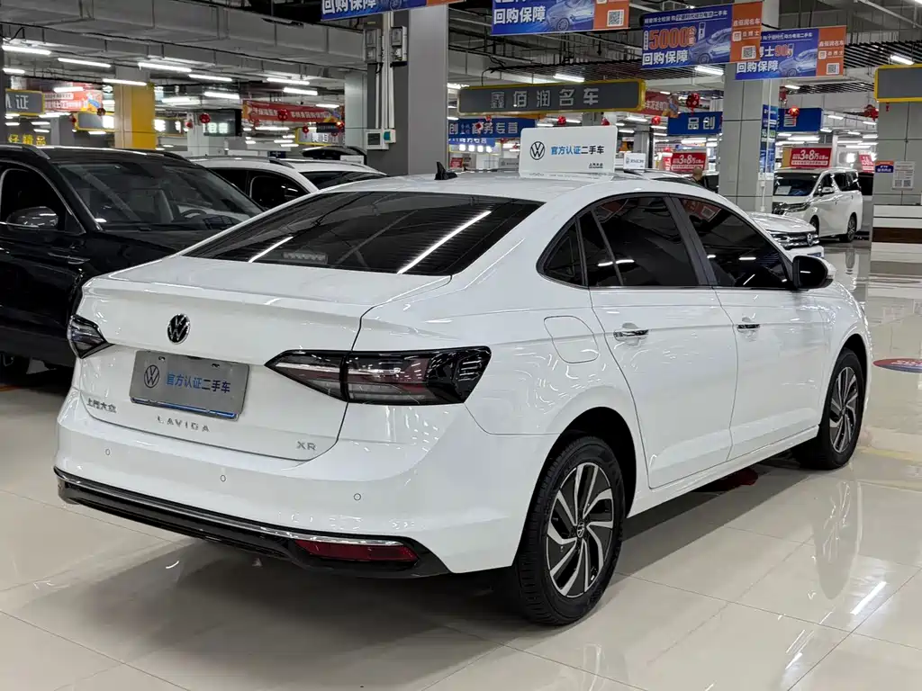 Volkswagen Lavida — миниатюра 6
