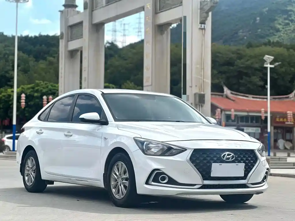 Hyundai Elantra — миниатюра 3