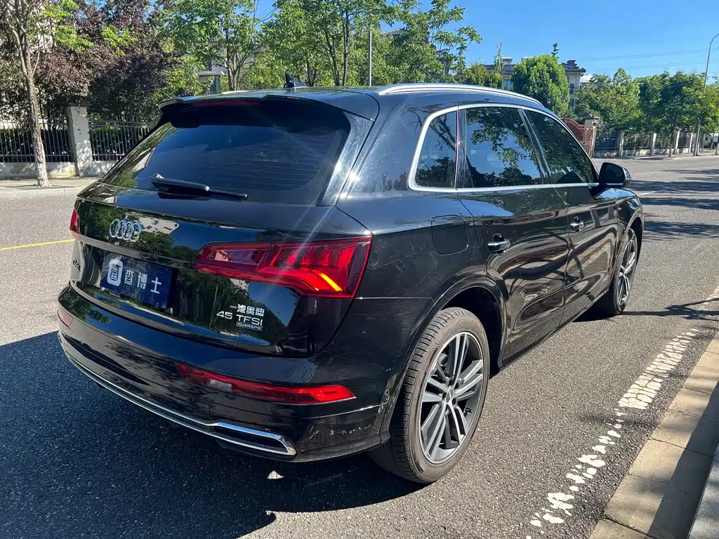Audi Q5L — миниатюра 5