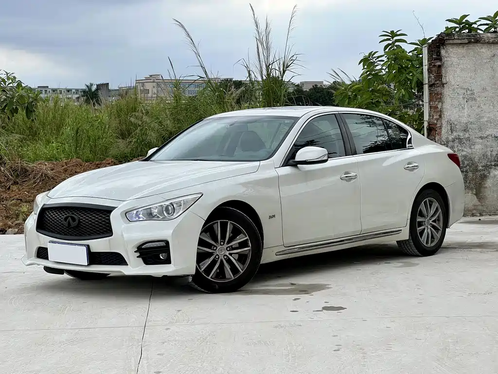 Infiniti Q50L 2015
