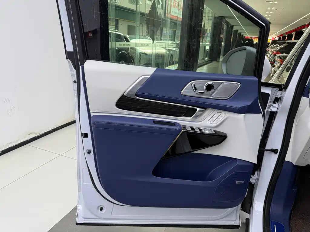 Buick Century 2025 2.0T мест