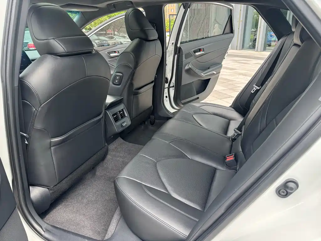 Toyota Avalon — миниатюра 10