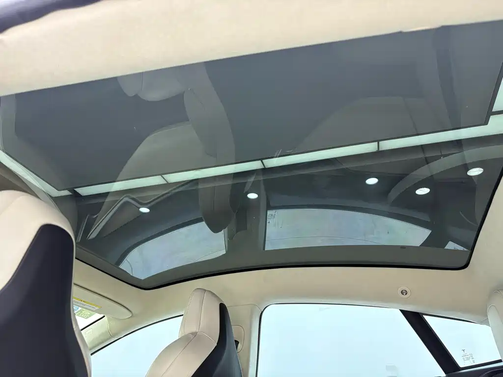 Tesla Model S — миниатюра 28