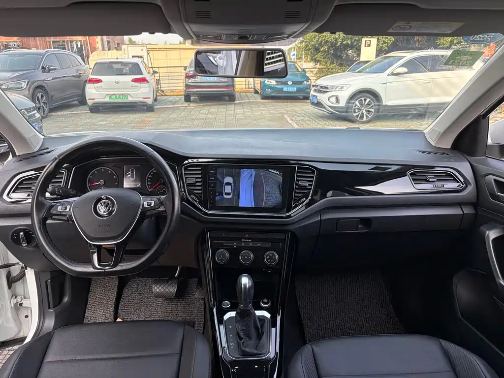 Volkswagen T-Roc — миниатюра 4