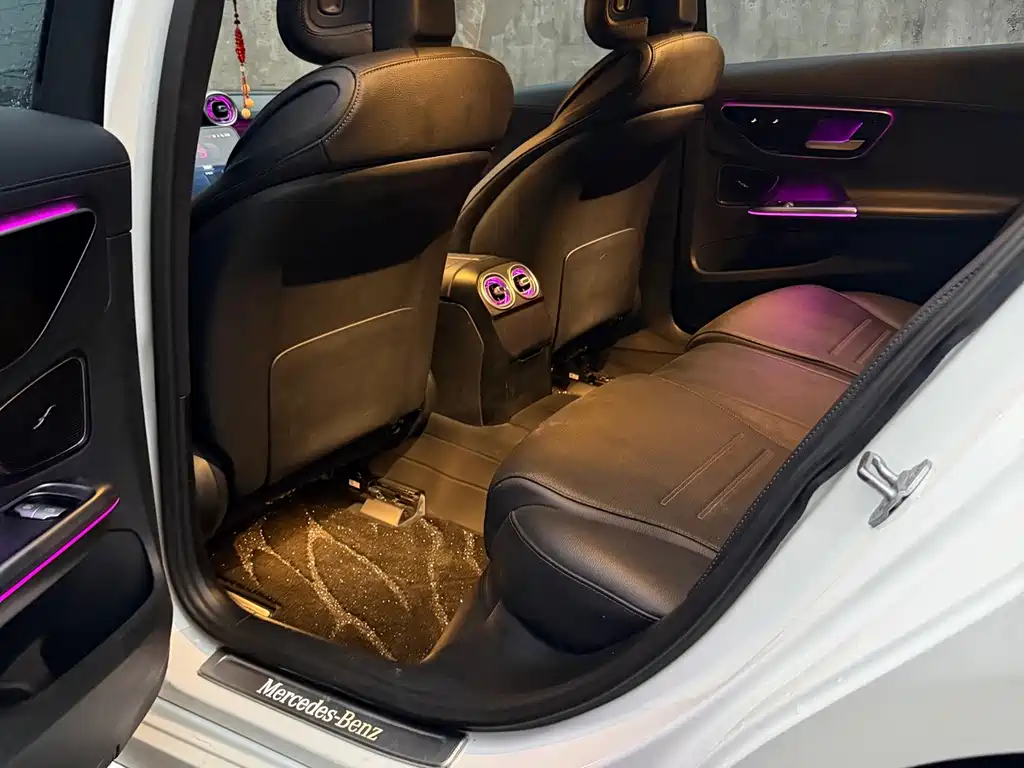 Mercedes-Benz C-Class — миниатюра 8