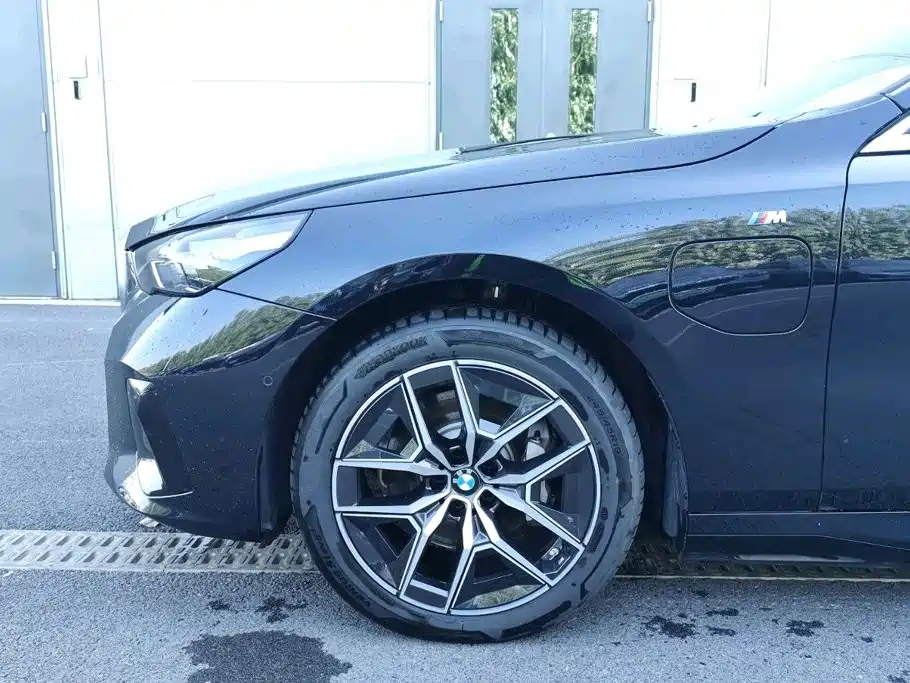 BMW i5 — миниатюра 7