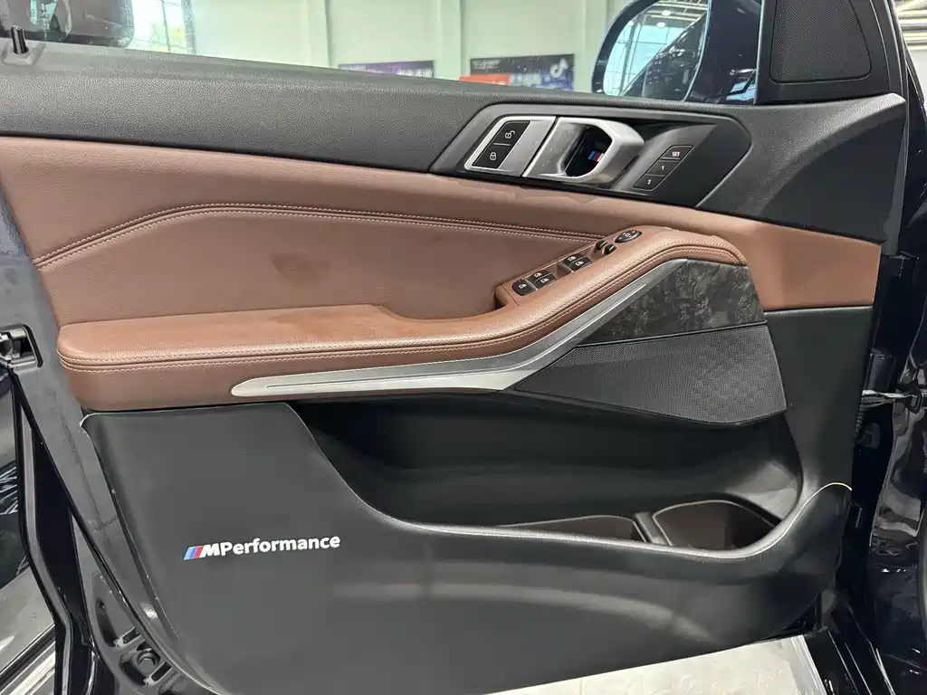 BMW X5 (Import) — миниатюра 10