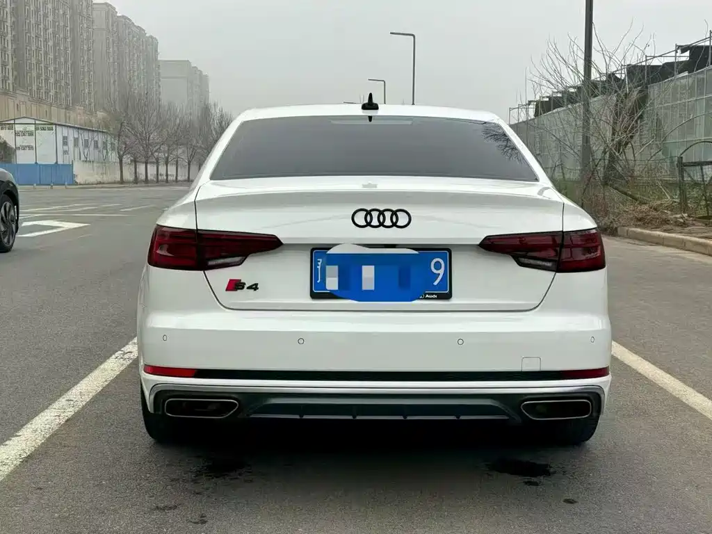 Audi A4L 2019 40 TFSI VI