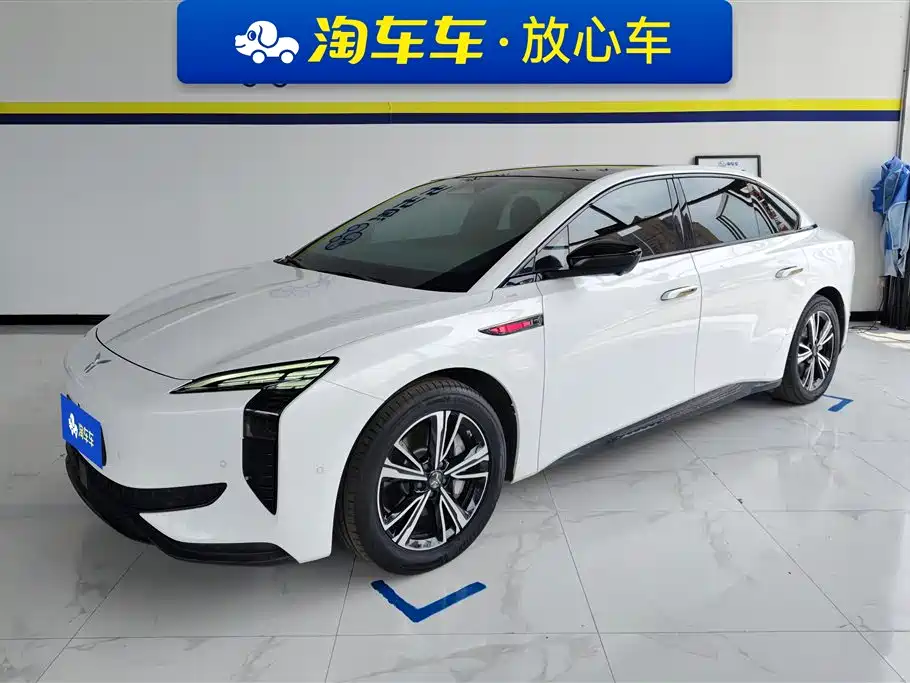 Hongqi EH7